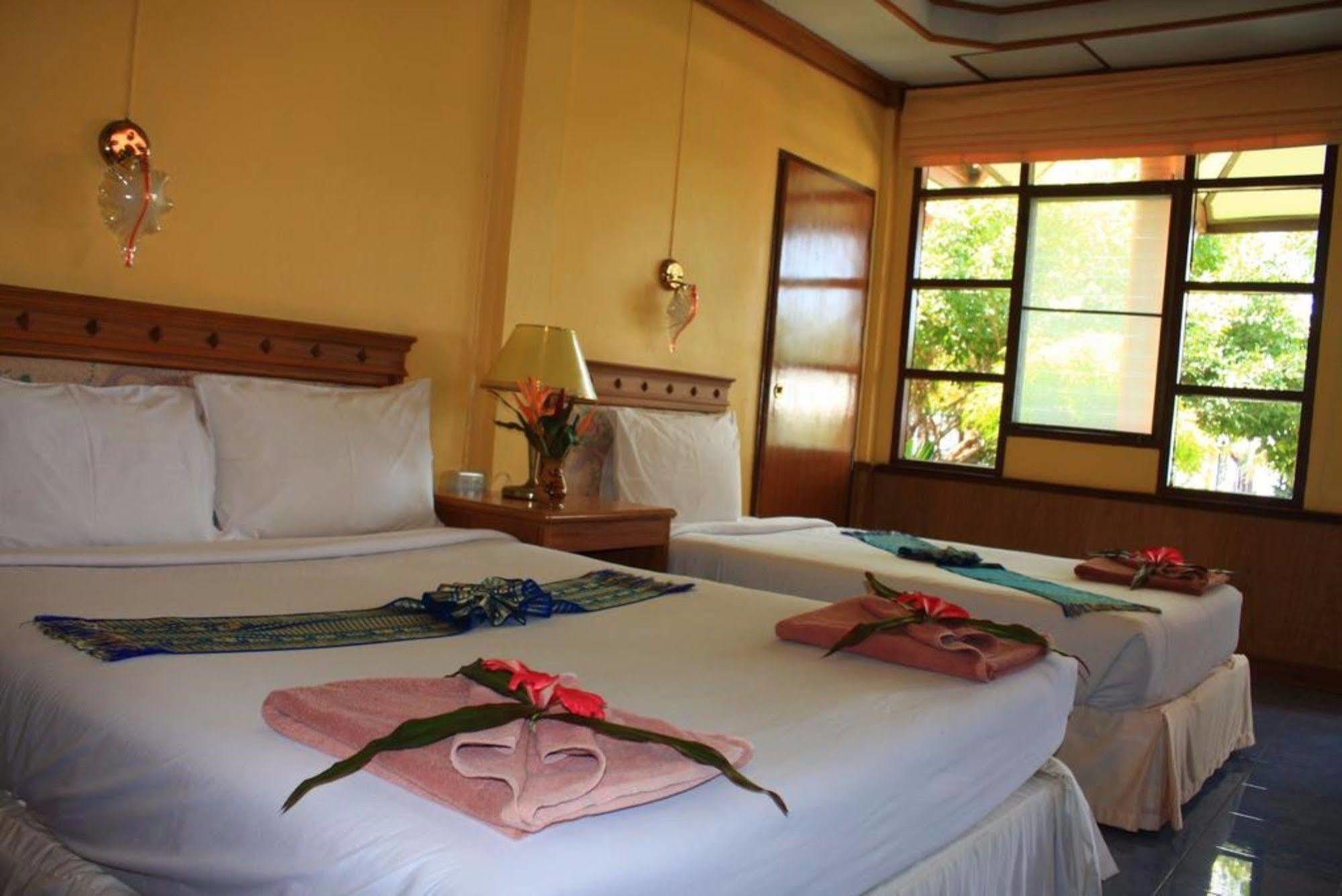 Dream Team Beach Resort Koh Lanta Bagian luar foto