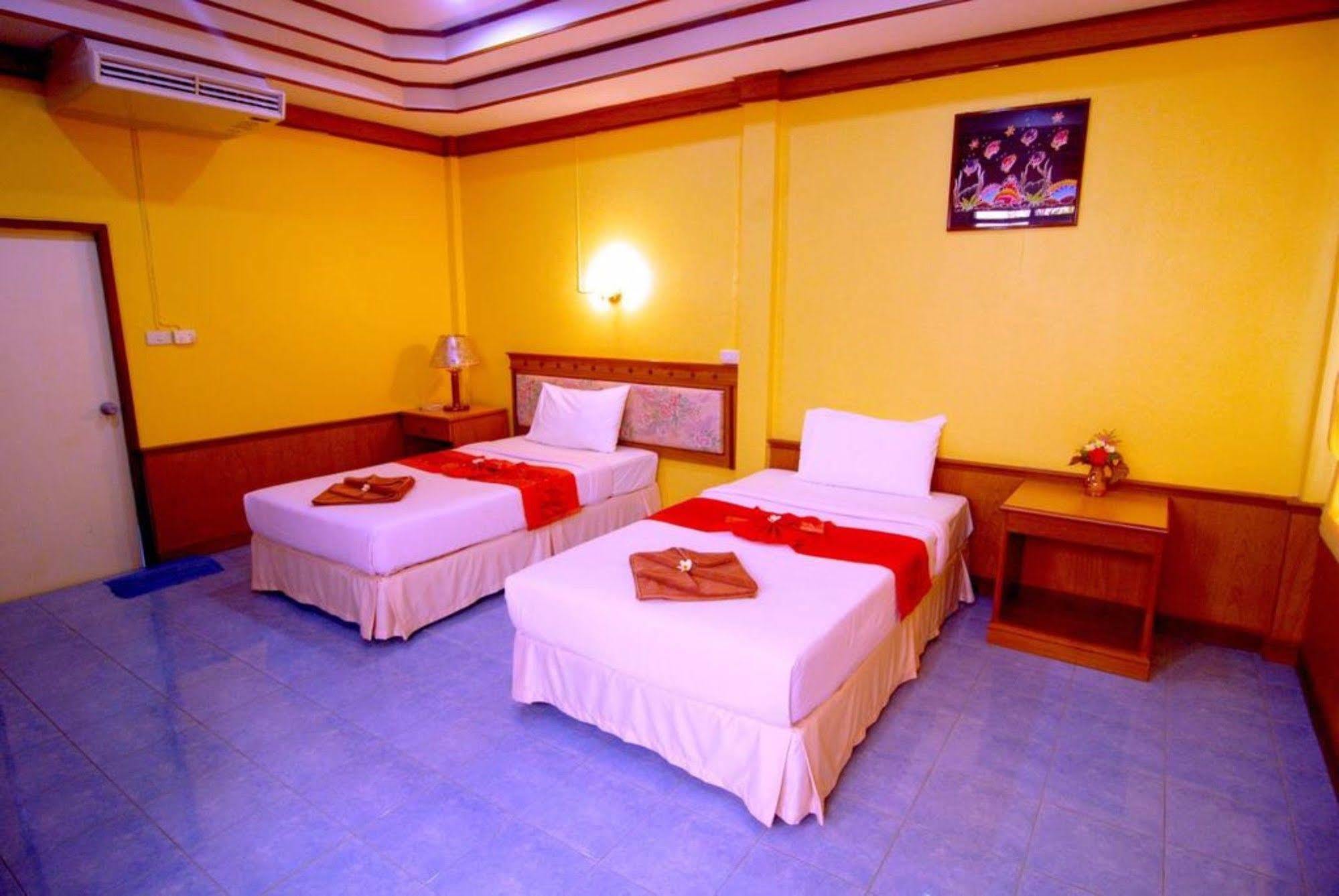 Dream Team Beach Resort Koh Lanta Bagian luar foto